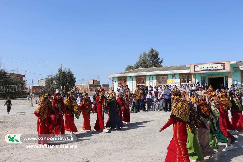 لبخند کودکان روستای «قلعه‌جیغ بزرگ»گمیشان با حضور پیک امید کانون گلستان