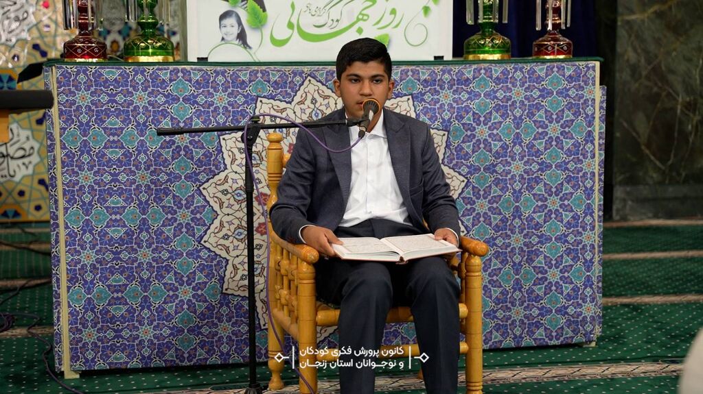 حضور مدیرکل کانون پرورش فکری زنجان در نماز جمعه همزمان با هفته ملی کودک