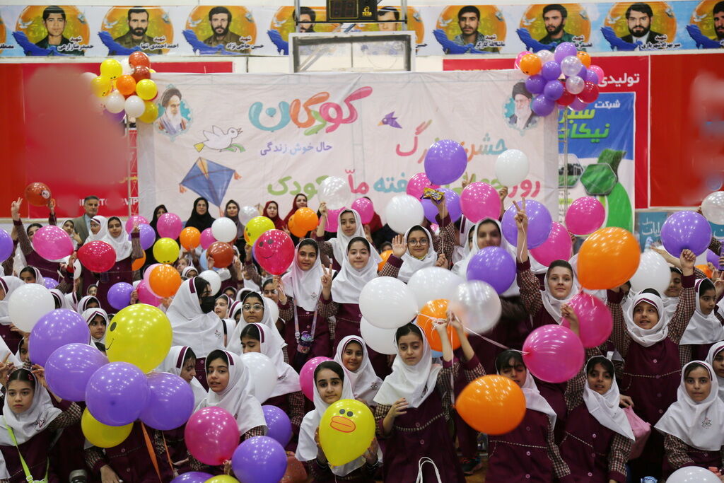 جشن کودکی در سالن ۲۰۰۰ نفری فجر بوشهر برگزار شد
