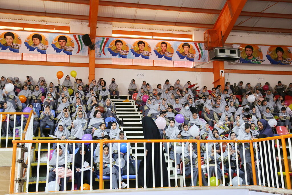 جشن کودکی در سالن ۲۰۰۰ نفری فجر بوشهر برگزار شد