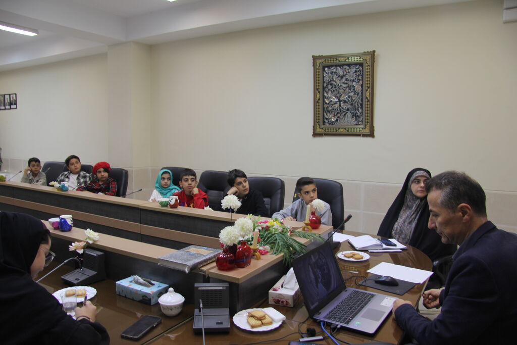 برگزاری نشستی علمی برای پرورش تخیل و اندیشه فضایی در میان نوجوانان