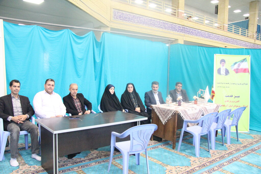 میز خدمت کانون پرورش فکری در نمازجمعه ارومیه