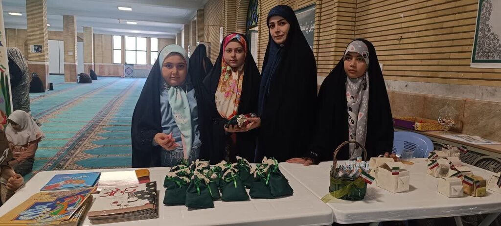 میز خدمت کانون پرورش فکری در نمازجمعه ارومیه