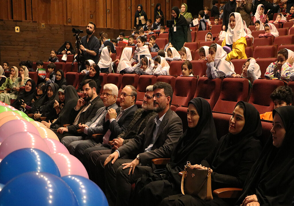 . شور و نشاط در پایتخت باران/ جشن پایانی هفته ملی کودک در رشت برگزارشد