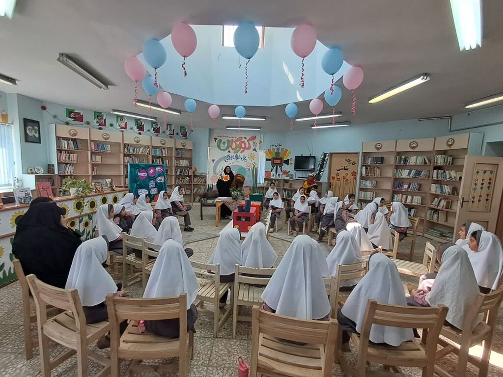 نوخوانهای دختر بیارجمند با قصهگویی مادربزرگ و سفالگری در جشن ملی پیوند خوردند