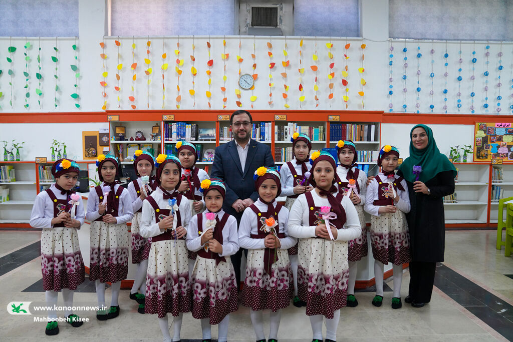 جشن ملی نوخوانها با حضور مدیرعامل کانون جشن ملی «نوخوانها» با حضور مدیرعامل کانون در تهران برگزار شد