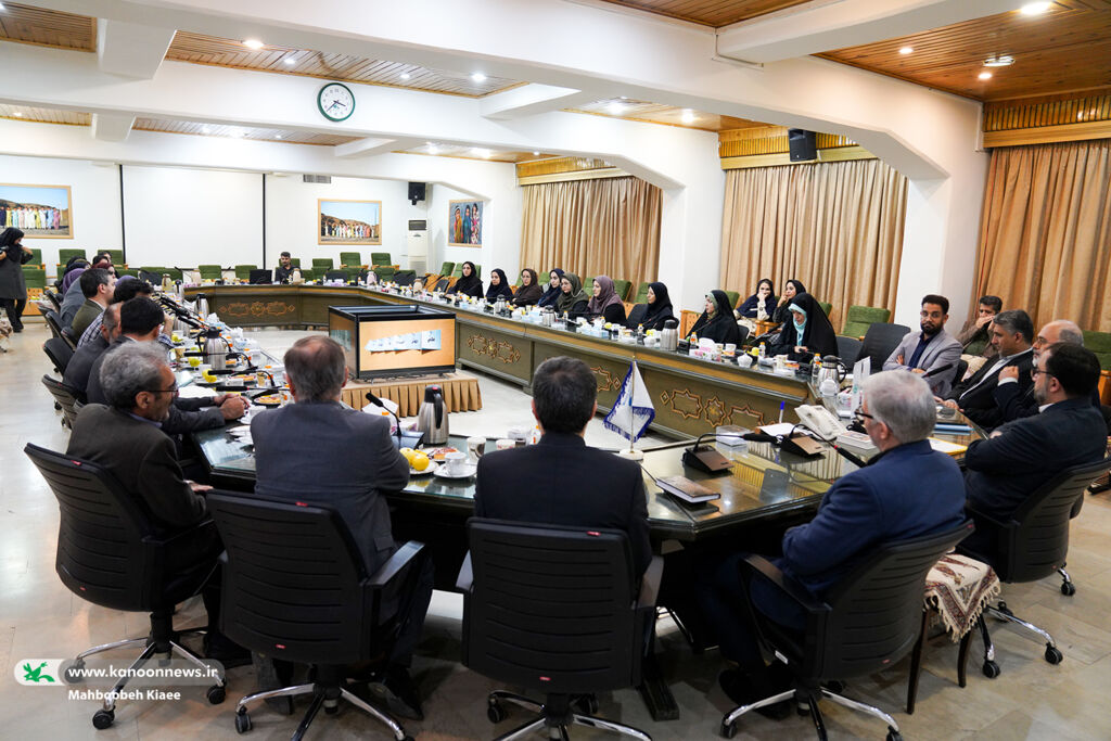 دانشمندان آینده علوم و فناوری باید از دل کانون خارج شوند