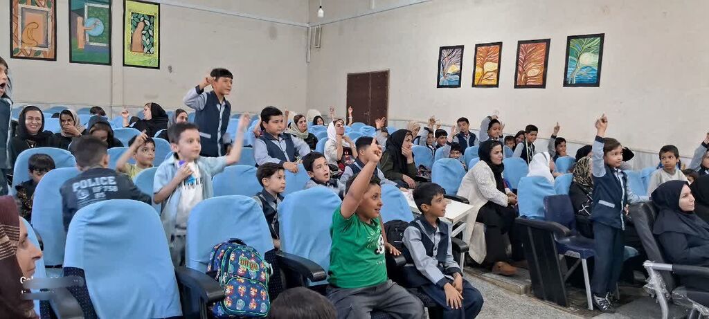 در جشن "نوخوانها"ی کانون کنگاور، کودکان با هم و برای هم خواندند