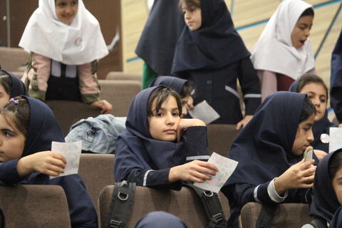 در آخرین روز از هفته ملی کودک و در یک جشن باشکوه، یک روز به یادماندنی برای کودکان در سالن همایش خاوران رقم خورد.