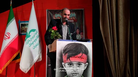 تجلیل از فرزندان شهدای ۱۲ روزه زنجان در ویژه‌برنامه «بابای قهرمان من»