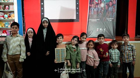 تجلیل از فرزندان شهدای ۱۲ روزه زنجان در ویژه‌برنامه «بابای قهرمان من»