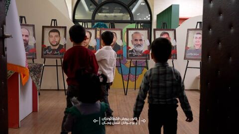 تجلیل از فرزندان شهدای ۱۲ روزه زنجان در ویژه‌برنامه «بابای قهرمان من»