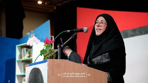 تجلیل از فرزندان شهدای ۱۲ روزه زنجان در ویژه‌برنامه «بابای قهرمان من»