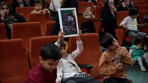 تجلیل از فرزندان شهدای ۱۲ روزه زنجان در ویژه‌برنامه «بابای قهرمان من»