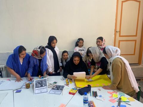 دنیای علم. کرمانشاه