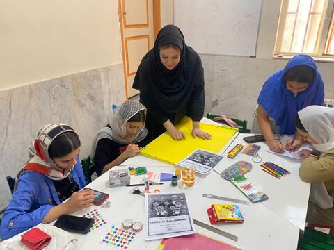 دنیای علم. کرمانشاه