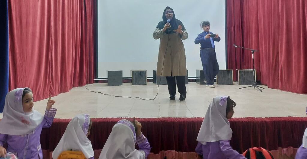 جشن نوخوانها با شادی و موسیقی در مرکز روانسر