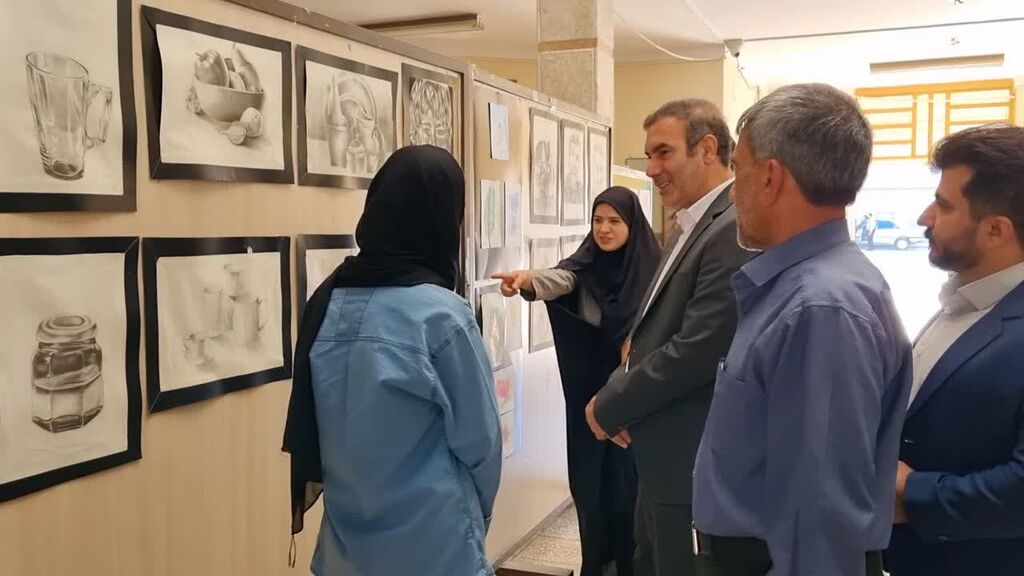 نمایشگاه ۳۰۰ اثر هنری در سرپلذهاب گشایش یافت