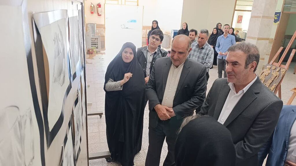 نمایشگاه ۳۰۰ اثر هنری در سرپلذهاب گشایش یافت