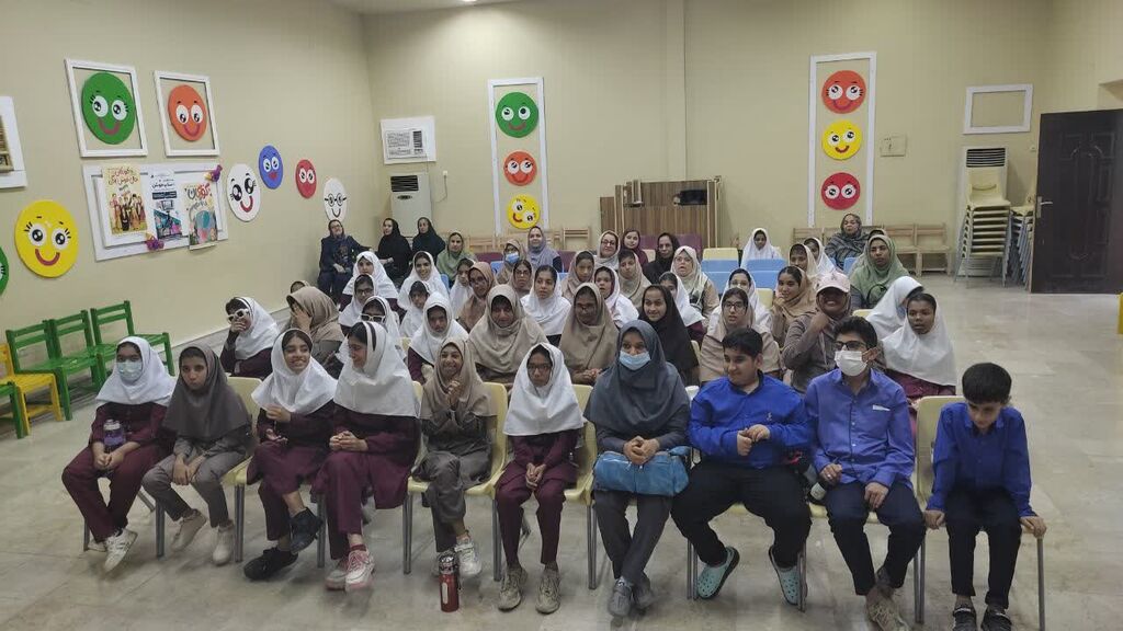 میزبانی مرکز تخصصی فراگیر زیباشهربندرعباس، از دانشآموزان مدارس "امید" و "پیوند"
