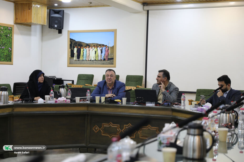 نشست کودک، خانواده، بازی و رسانه در هفته ملی کودک صدای کودکان را به کوچهها، پارکها و زمینهای بازی بازگردانیم