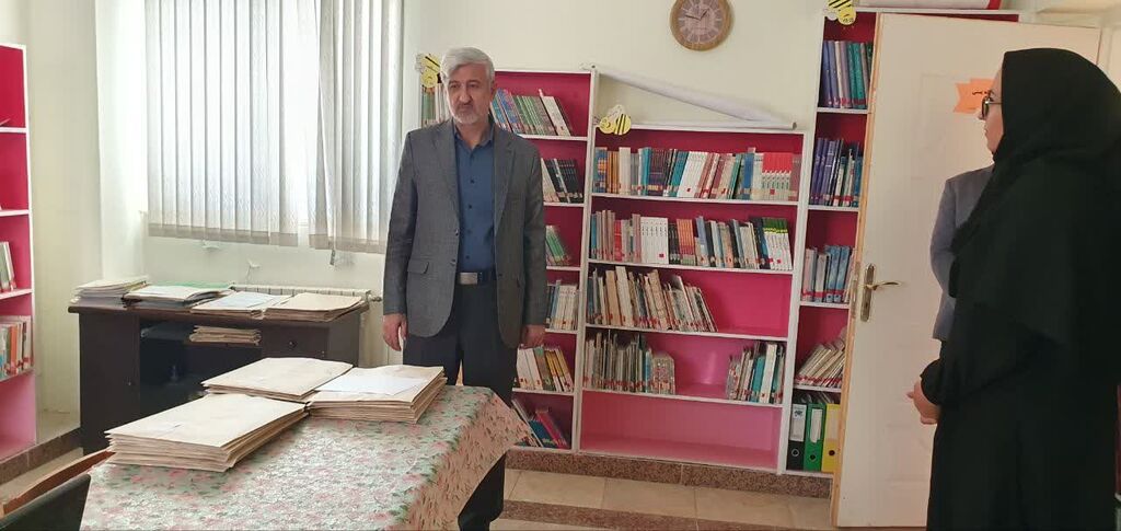بازدید فرماندار تویسرکان از کانون این شهرستان