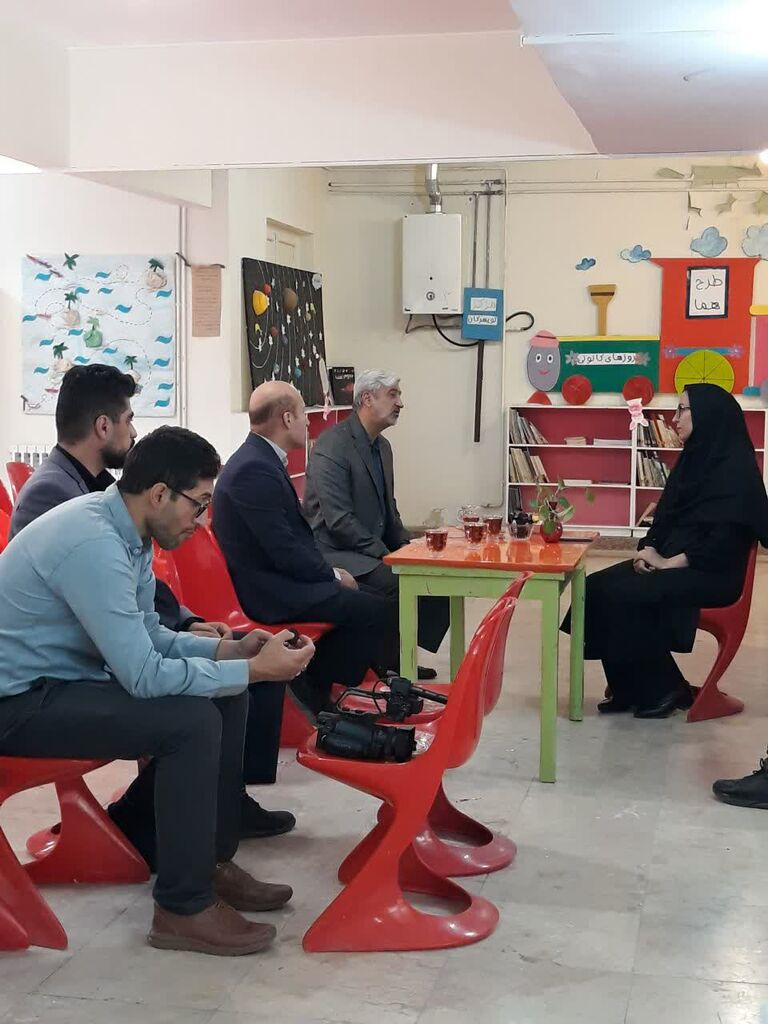 بازدید فرماندار تویسرکان از کانون این شهرستان