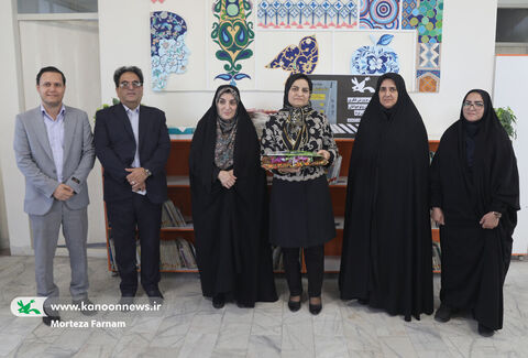 ویژه‌برنامه دنیای بی‌رنگی