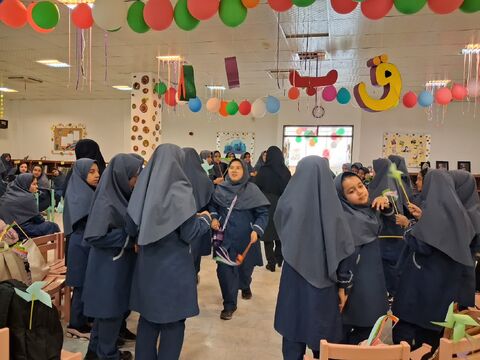 بیش از ۱۱۵۰ دانش آموز در هفته ملی کودک در مرکز فرهنگی هنری شماره ۱۰ کانون واقع درمجتمع پردیسان حضور پیدا کردند