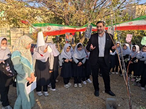 بیش از ۱۱۵۰ دانش آموز در هفته ملی کودک در مرکز فرهنگی هنری شماره ۱۰ کانون واقع درمجتمع پردیسان حضور پیدا کردند