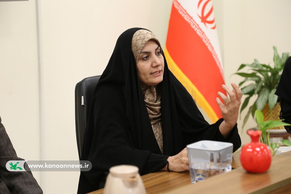 رونمایی از کتاب «نیمهخوانی مادربزرگ»