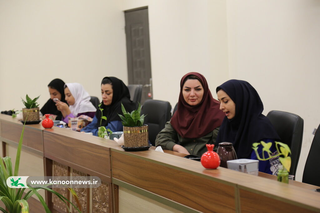 رونمایی از کتاب «نیمهخوانی مادربزرگ»