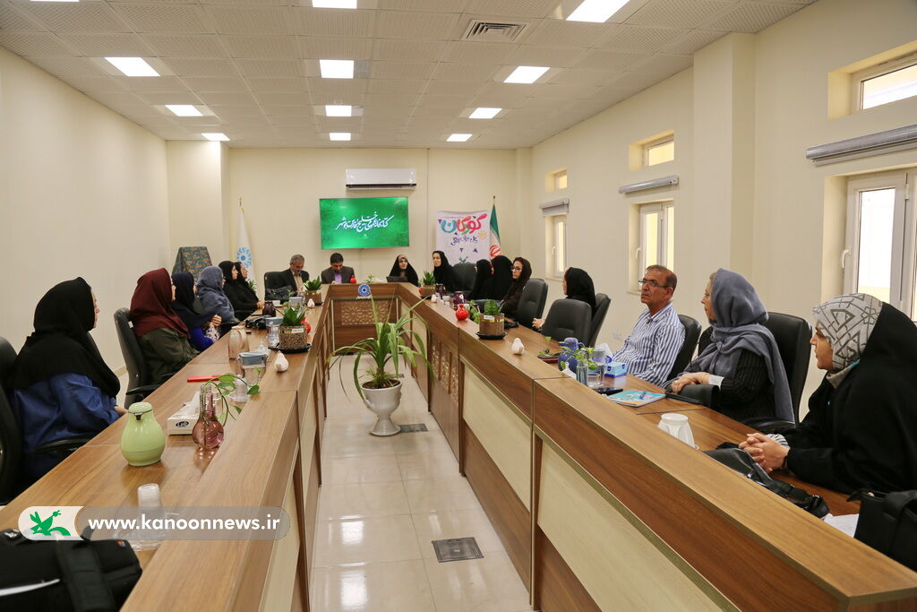 رونمایی از کتاب «نی‌مه‌خوانی مادربزرگ»