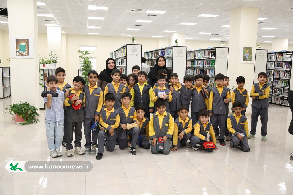 رونمایی از کتاب «نیمهخوانی مادربزرگ»