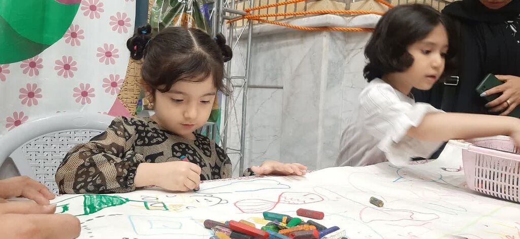 در شب وفات حضرت موسی مبرقع(ع)؛ غرفه فرهنگیهنری کانون پرورش فکری قم میزبان مسئولان و زائران شد