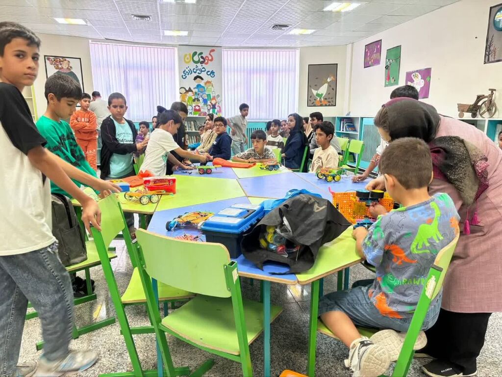ربات های جنگجو کودکان آیندهساز علم و فناوری به میدان آمدند