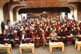نشست نقد و بررسی کتاب «توران تور» در مدرسه ریحانه برگزار شد