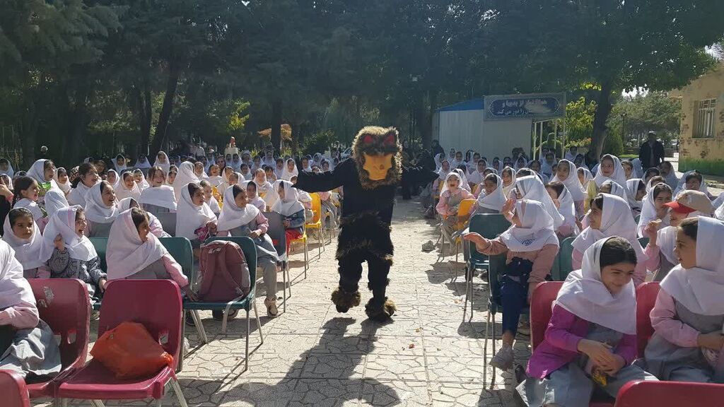 اجرای نمایش موزیکال «قصه عروسکها» در کانون کرمانشاه