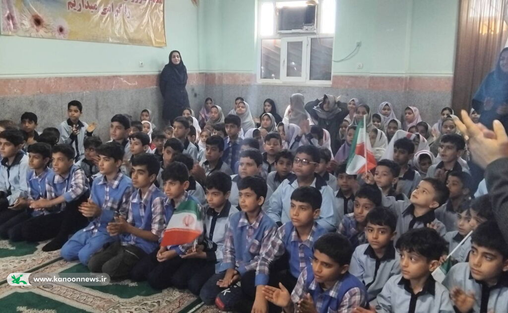 اهدا کتاب به دانشآموزان روستاهای لیلک و چاه تلخ جنوبی