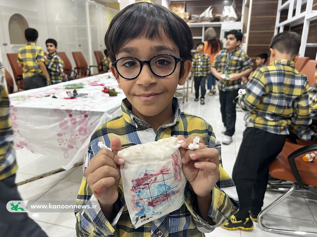 برگزاری ورکشاپ آموزشی "چاپ روی پارچه و هنر صدف"