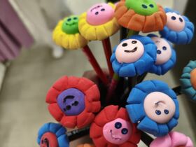 عیادت مربیان مراکز فرهنگی شماره ۳ و ۴ مشهد از کودکان بیمار