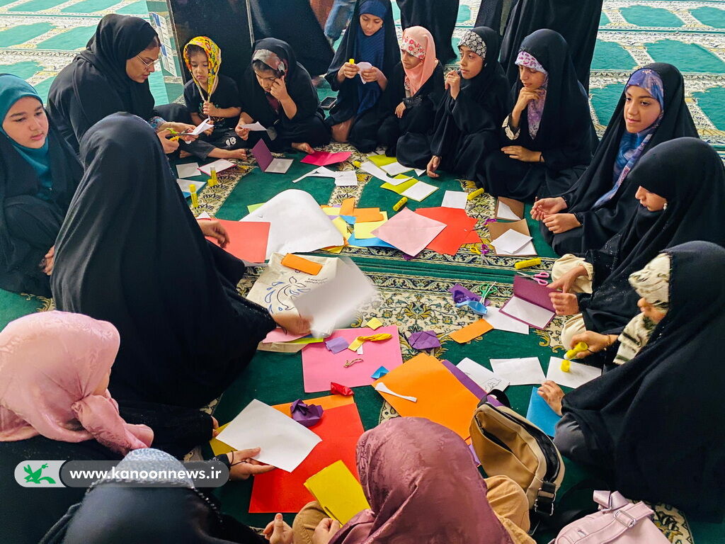 ویژه‌برنامه "ستاره‌های دنباله‌دار" به یاد شهدای کودک و نوجوان ایران و غزه برگزار شد