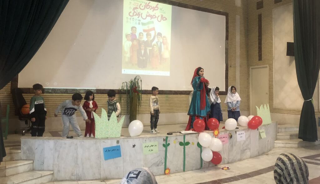 حال خوش زندگی در مرکز شماره ۱ صحنه ادامه دارد
