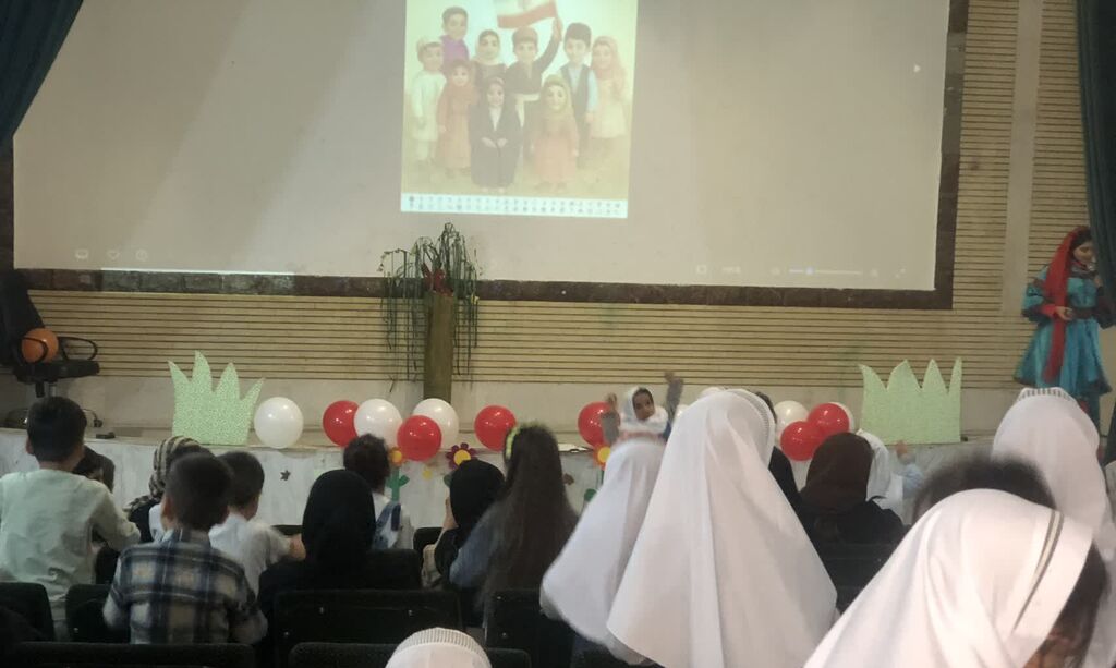 حال خوش زندگی در مرکز شماره ۱ صحنه ادامه دارد