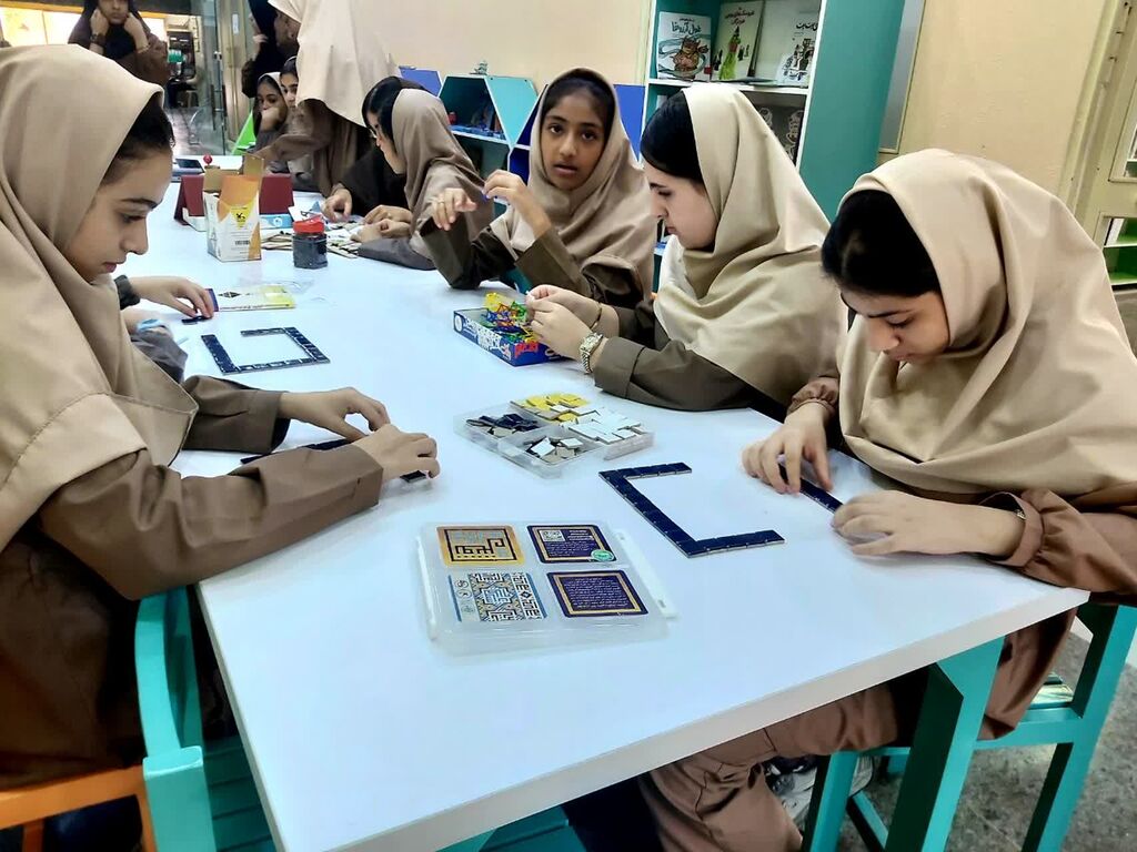 ۳۴۰ کودک و نوجوان از بازی های رو میزی کانون هرمزگان بهره مند شدند
