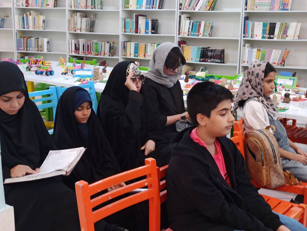 نوجوانان شیرازی در محفل «صدای سخن عشق» با حافظ همراه شدند