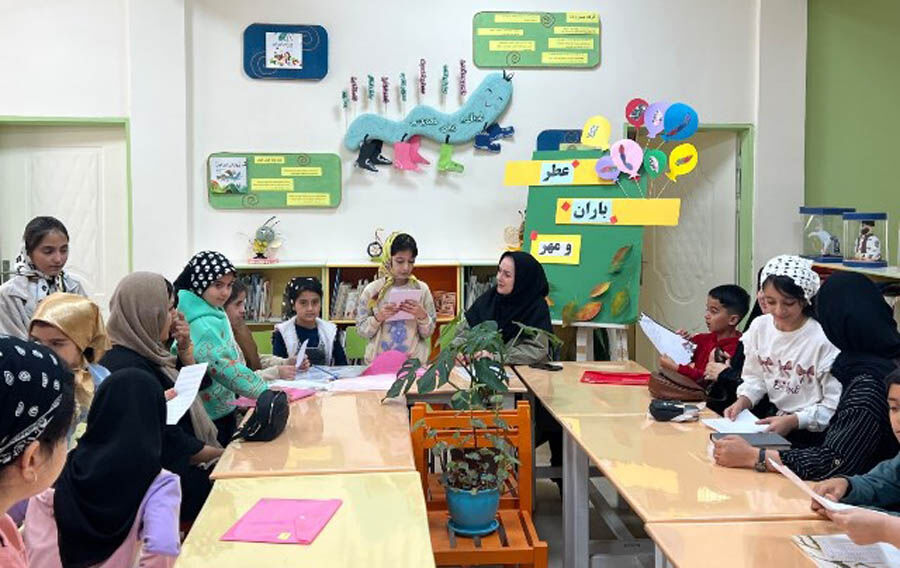 نشستهای ادبی «عطر باران» در مراکز کانون استان اردبیل برگزار شد