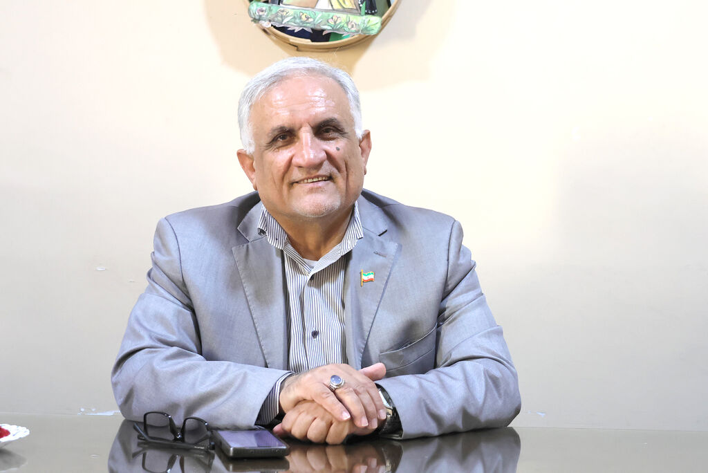 تا زمانی که شاهنامه زینت بخش کشور ماست انسانیت زنده است