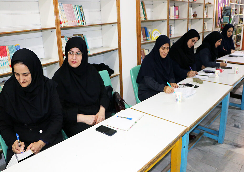 ۳۲ مربی کانون گیلان، اصول سرود و نتخوانی را فراگرفتند