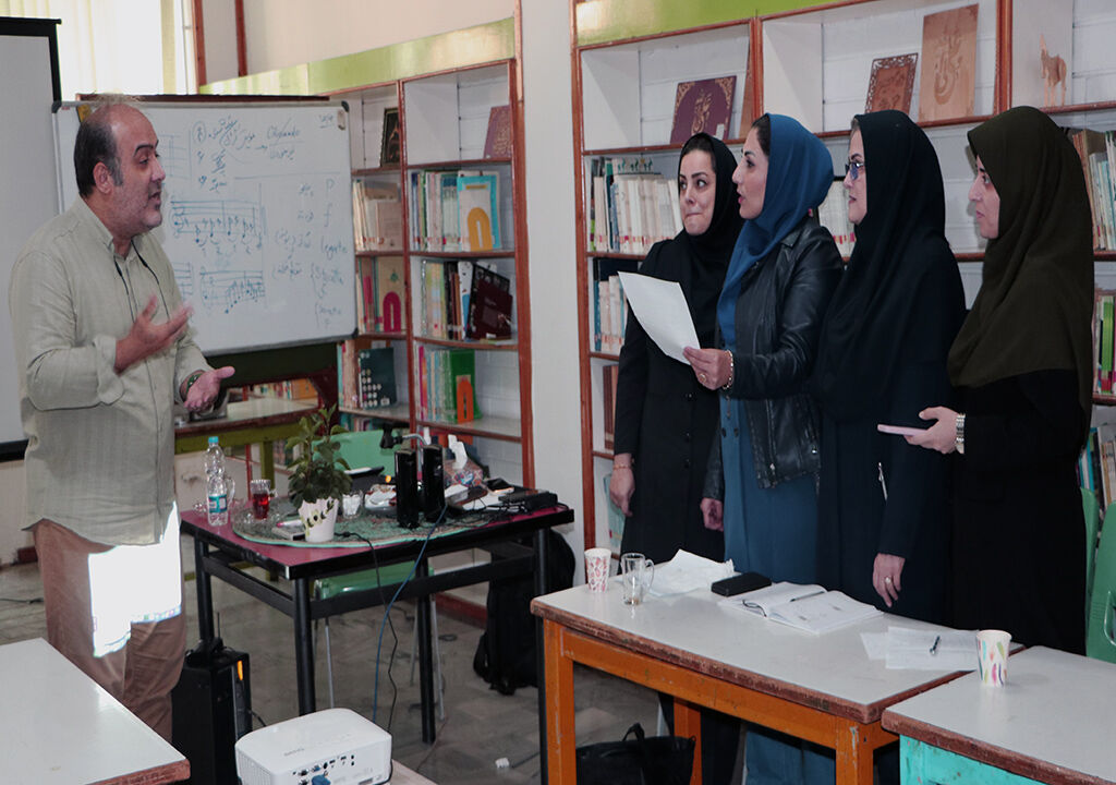۳۲ مربی کانون گیلان، اصول سرود و نت‌خوانی را فراگرفتند